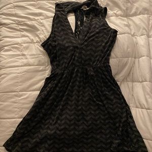 Dress with collar, button down, open back w/lace